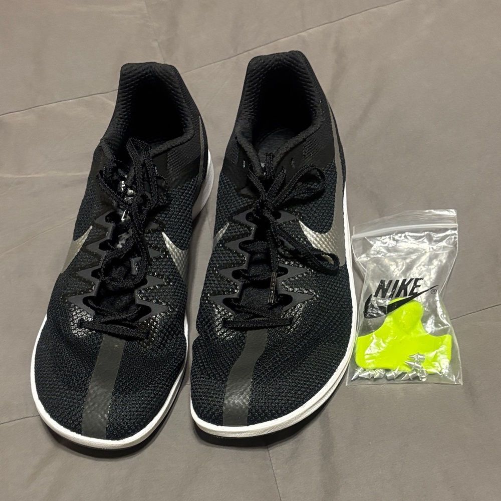 Nike Men's Black and Silver Track Athletic Shoes with Cleats